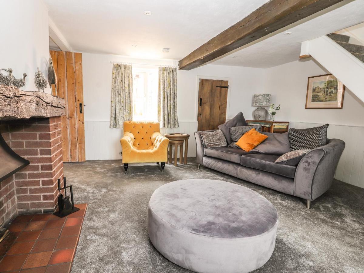 Hill Farm Villa Нантуич Екстериор снимка