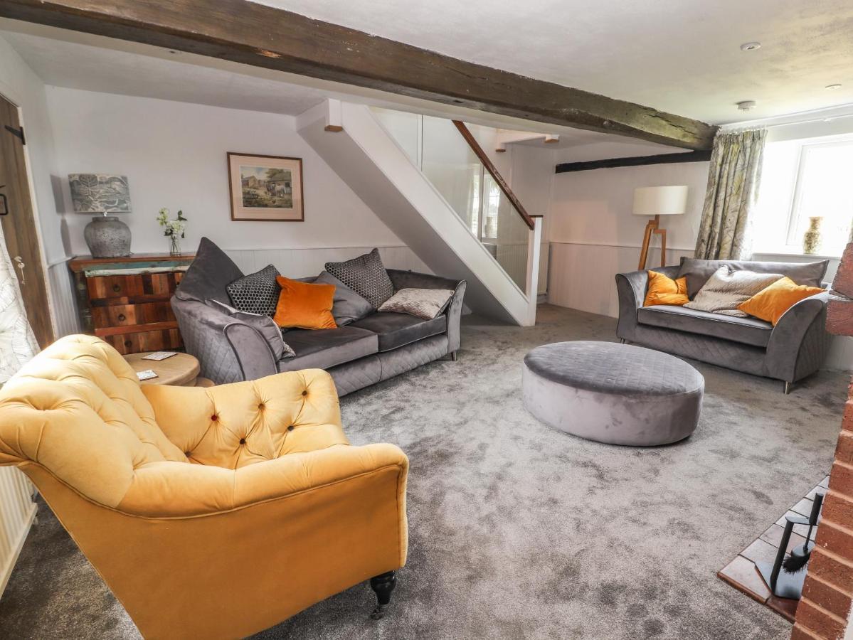 Hill Farm Villa Нантуич Екстериор снимка