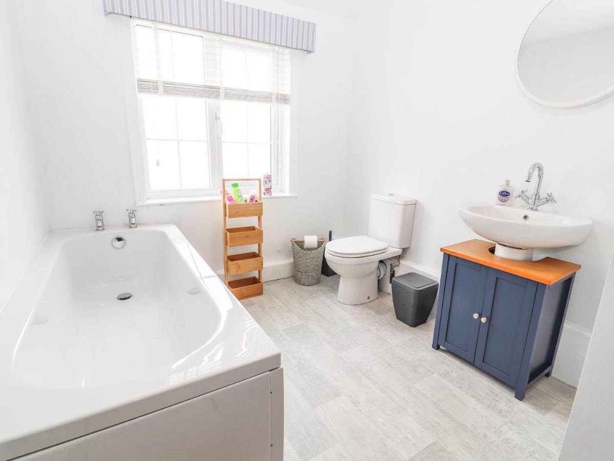 Hill Farm Villa Нантуич Екстериор снимка